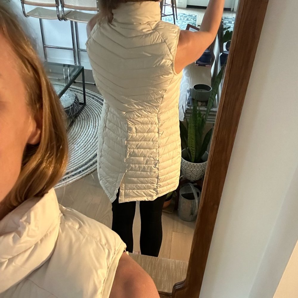 NWOT Columbia vest - Picture 2 of 3